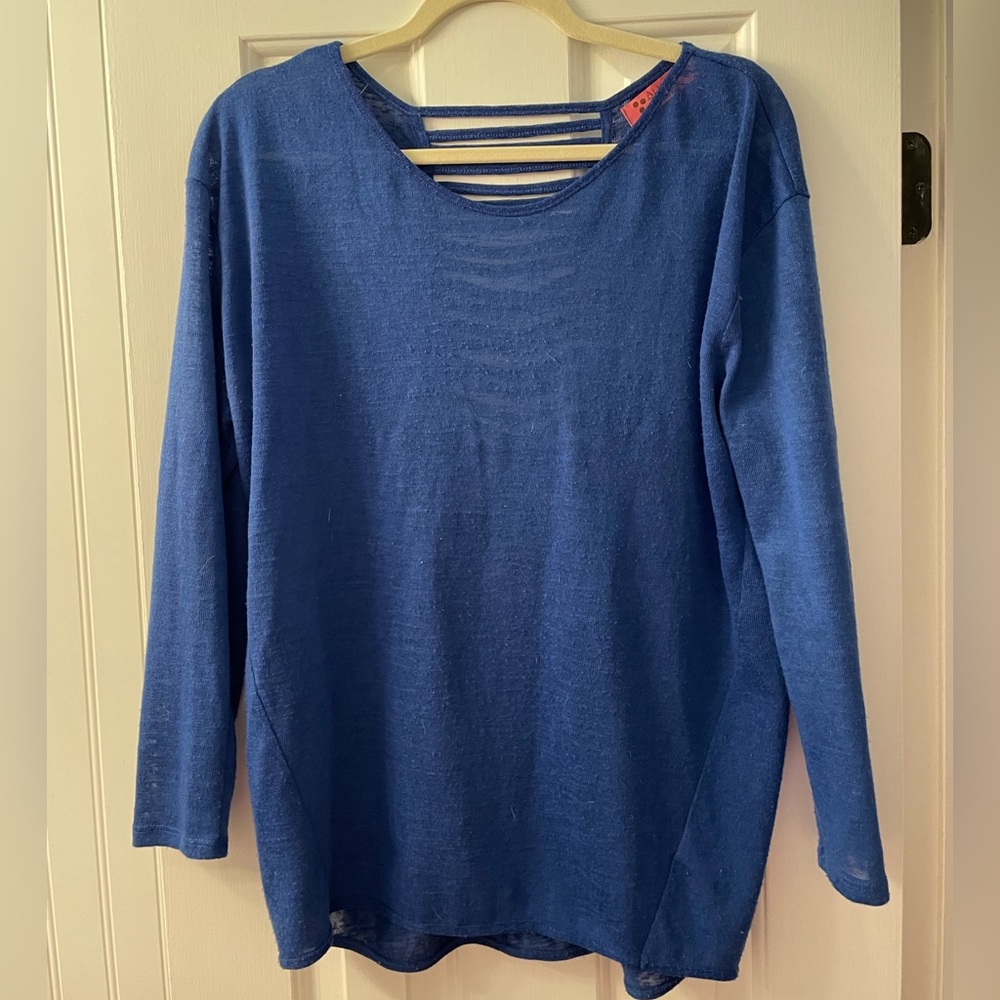 Blue cotton shirt great for a night out!